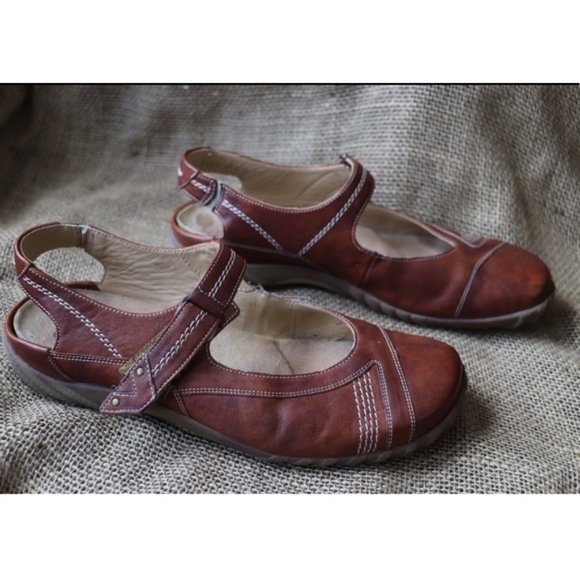 Durea Leather Mary Janes - Picture 1 of 5